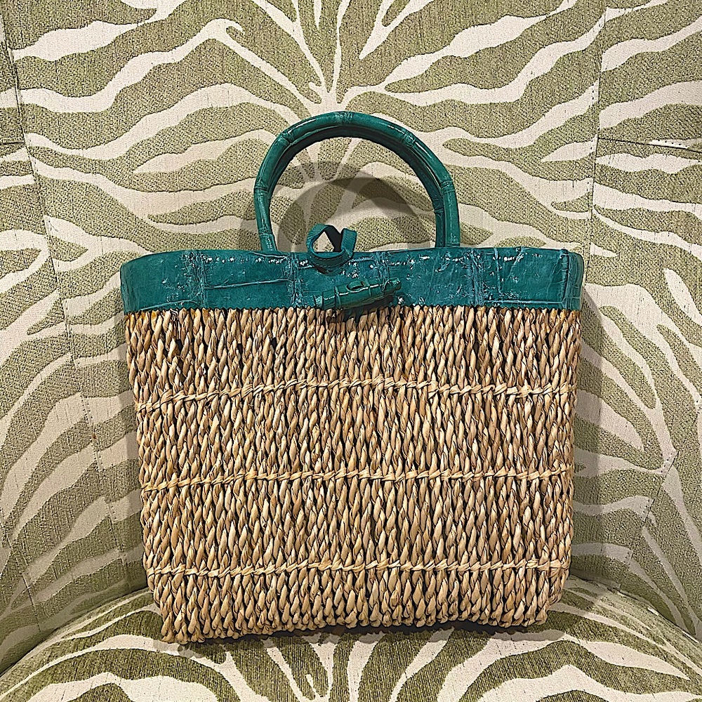 Genuine Alligator detail raffia handbag.